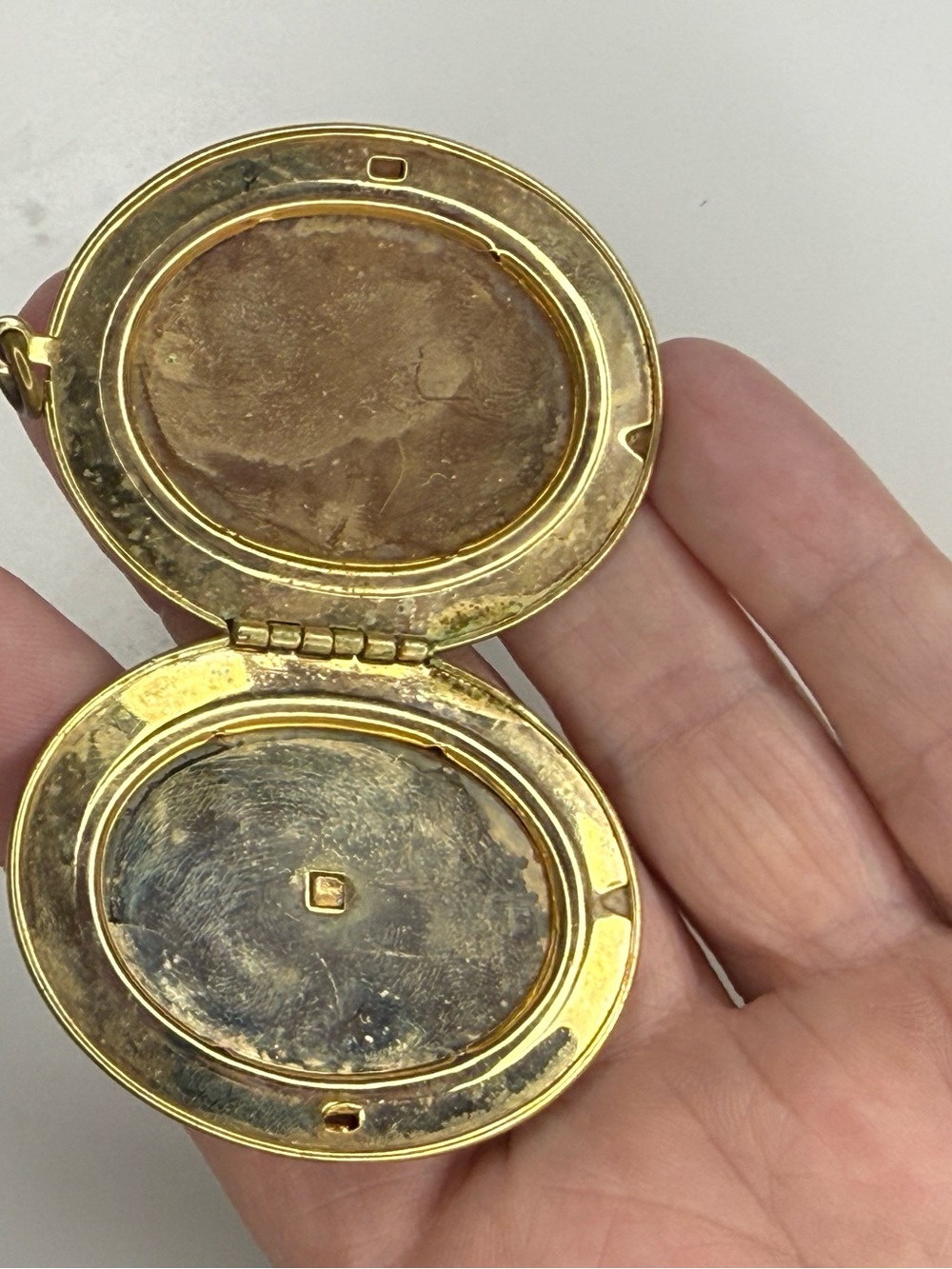 Vintage French Lady Portrait Filigree Locket Gold Tone Photo Pendant 1.75” - Picture 5 of 7